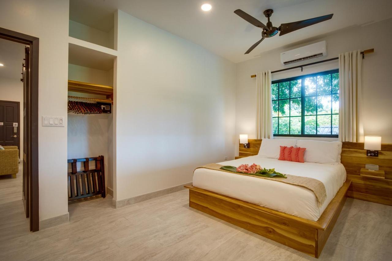 The Sea Glass Inn Placencia Экстерьер фото