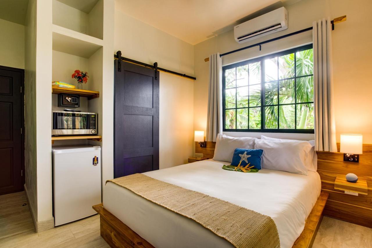 The Sea Glass Inn Placencia Экстерьер фото