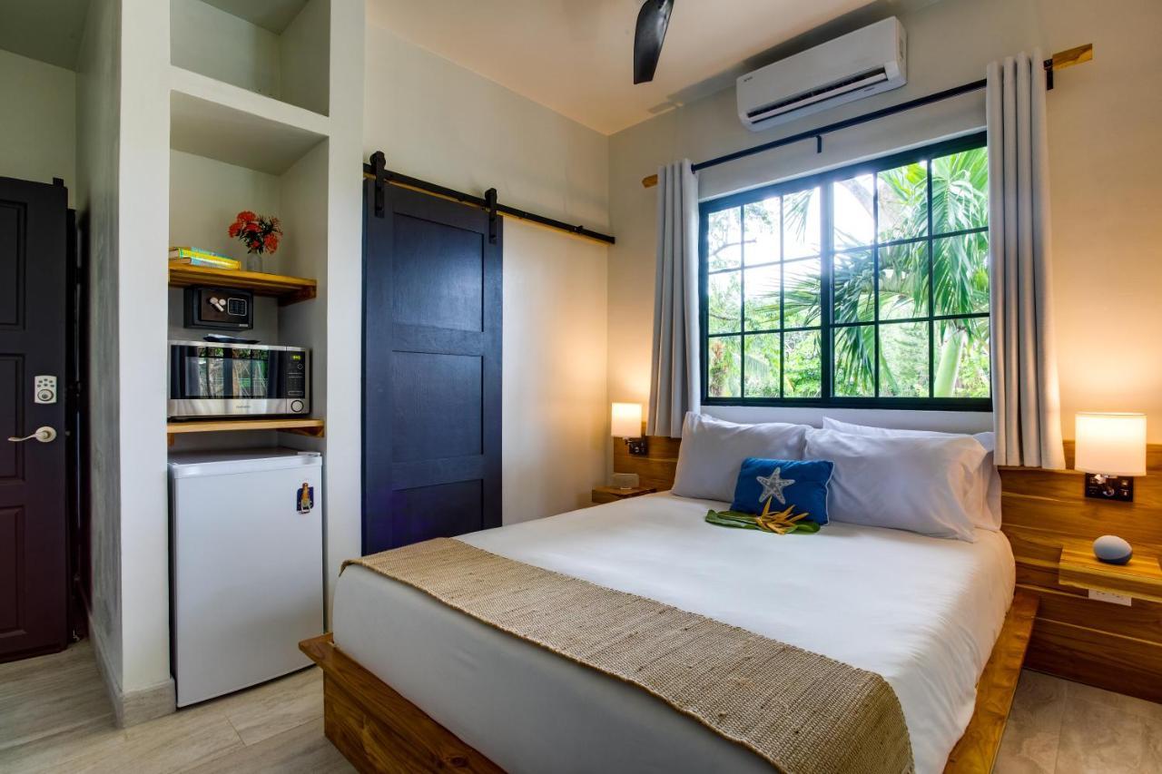 The Sea Glass Inn Placencia Экстерьер фото