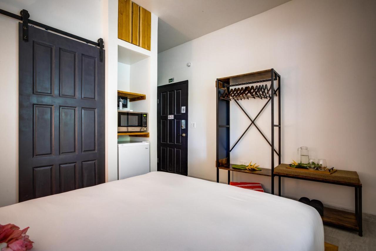 The Sea Glass Inn Placencia Экстерьер фото