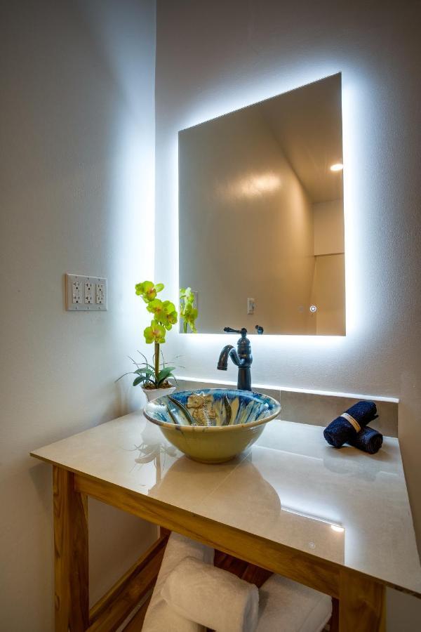 The Sea Glass Inn Placencia Экстерьер фото