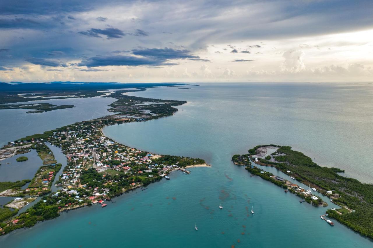 The Sea Glass Inn Placencia Экстерьер фото