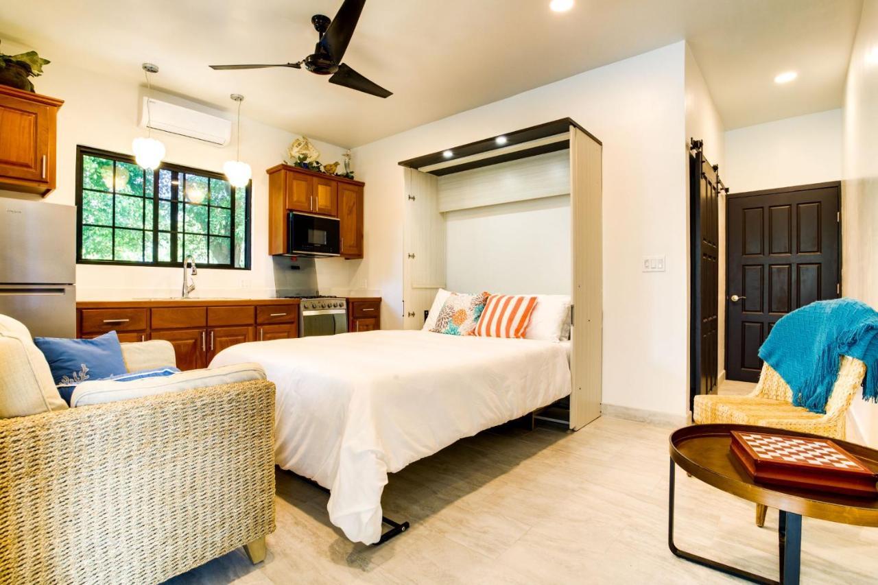 The Sea Glass Inn Placencia Экстерьер фото