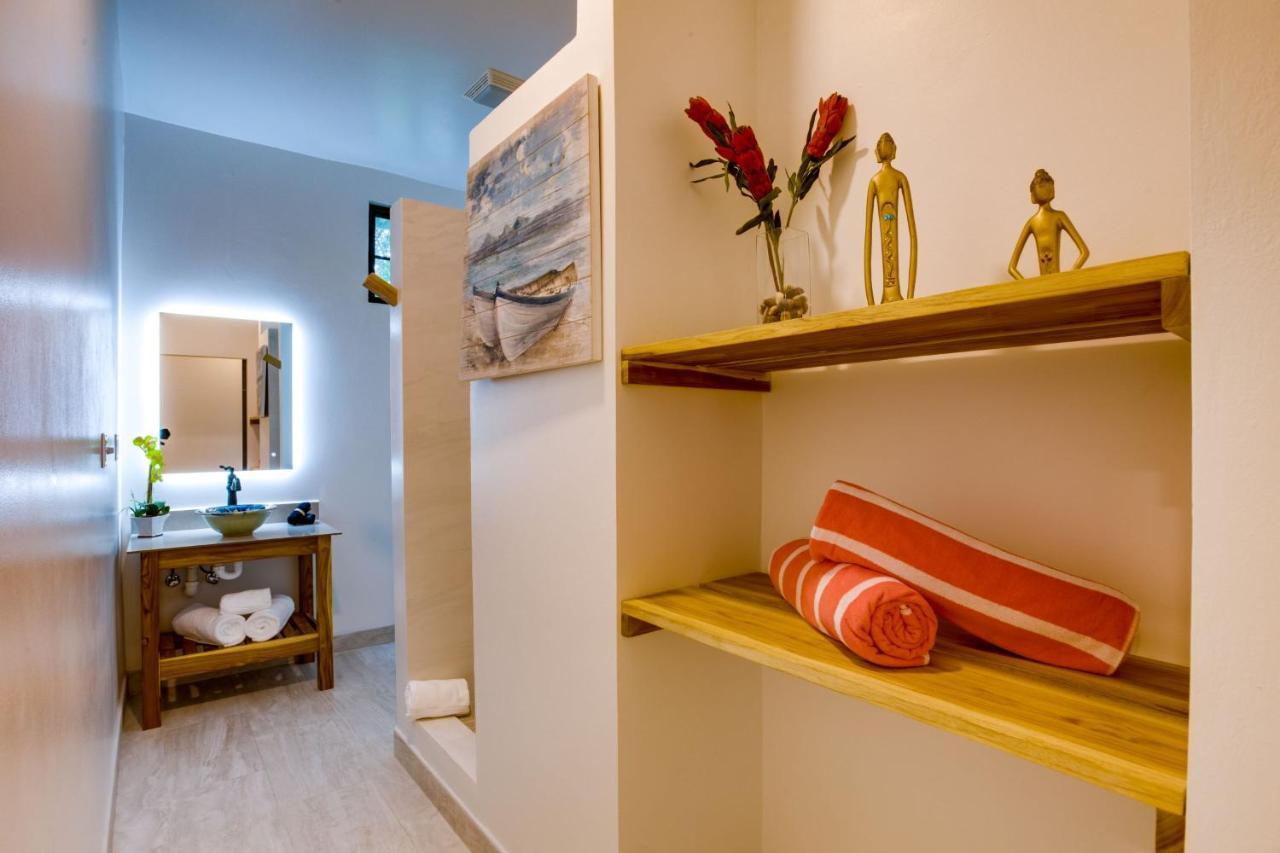 The Sea Glass Inn Placencia Экстерьер фото